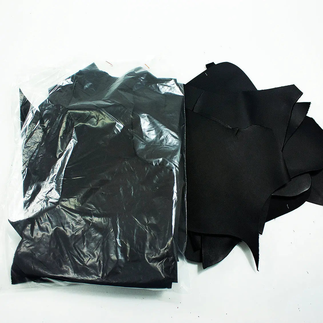 Bolsa de retal vacuno negro 500 g. La Tendeta del Cuero