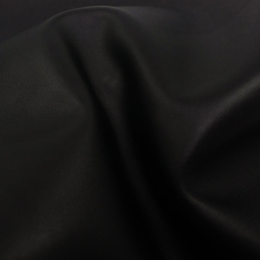 Trozo de piel vacuno negro