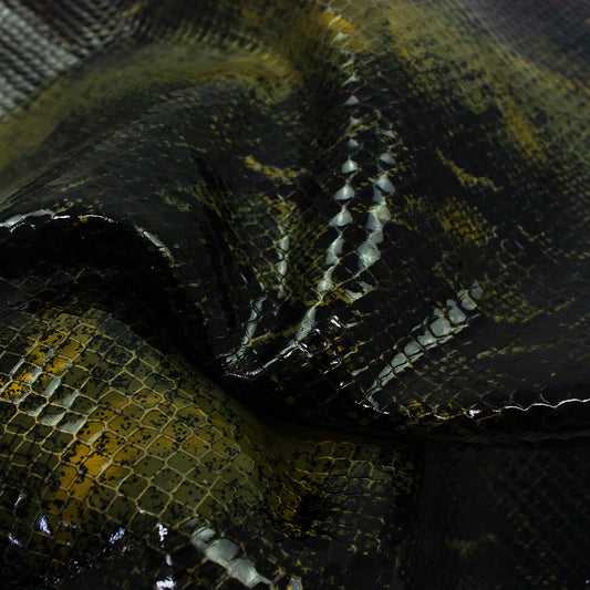 Trozo de piel grabado serpiente piton tonos verdes