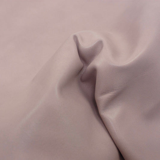 Trozo de piel cabra rosa nude envejecido