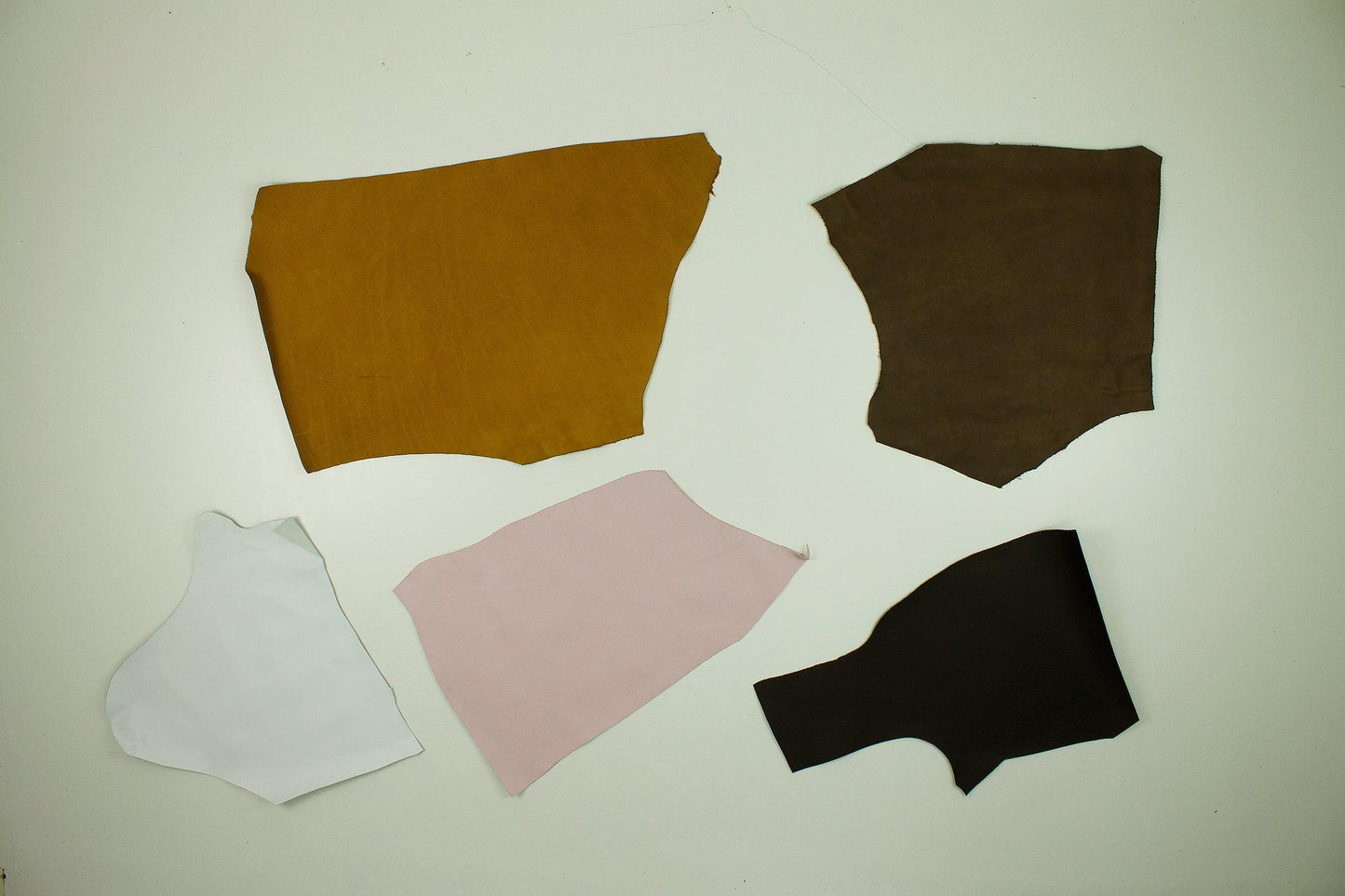 Lote 5 trozos de vacuno varios colores - La Tendeta del Cuero