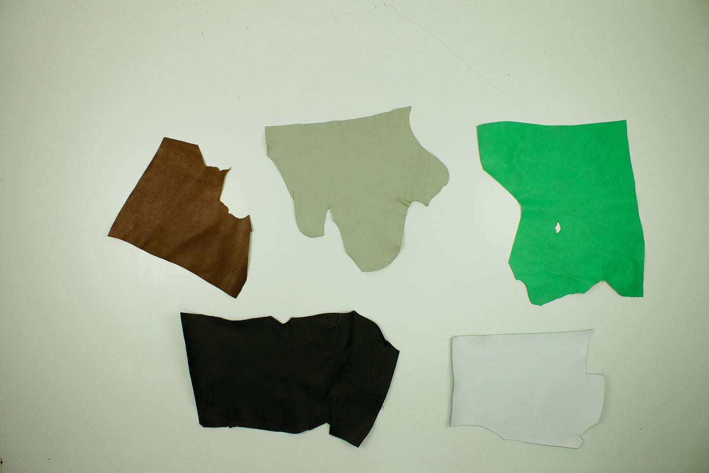 Lote 5 trozos de vacuno varios colores - La Tendeta del Cuero