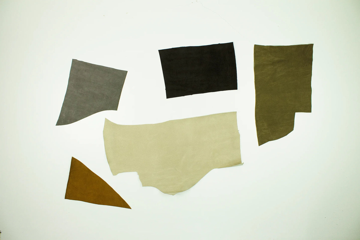 Lote 5 trozos de serraje varios colores - La Tendeta del Cuero