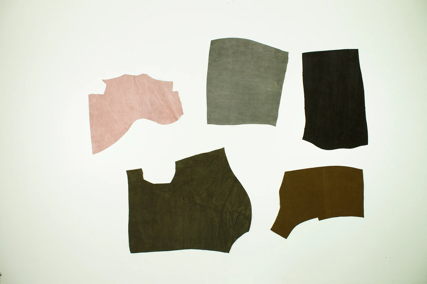 Lote 5 trozos de serraje varios colores - La Tendeta del Cuero