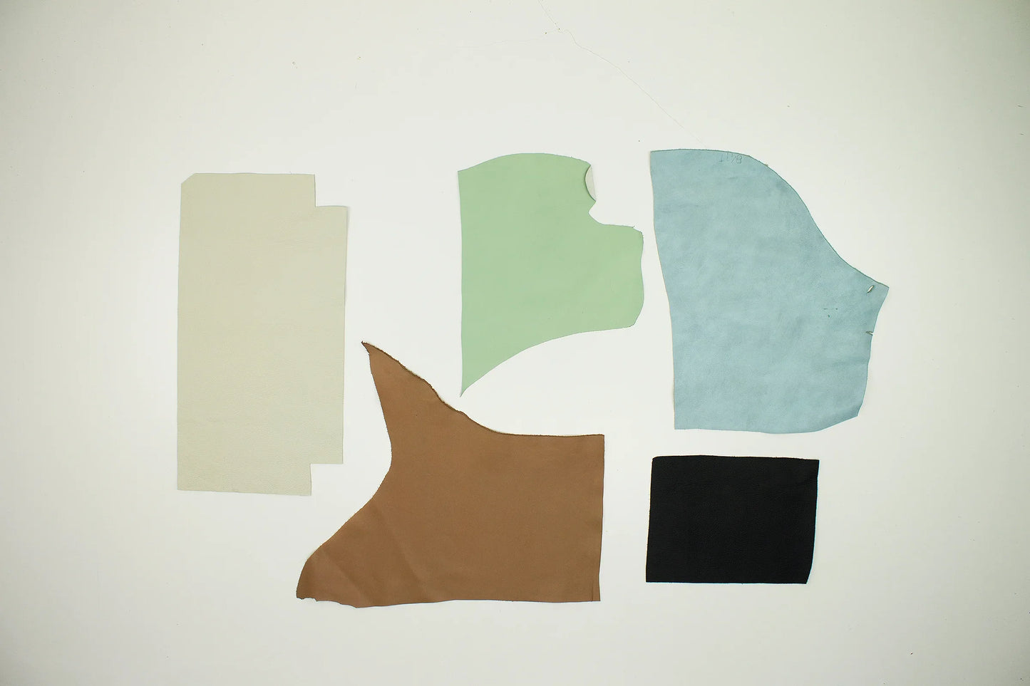 Lote 5 trozos de vacuno varios colores - La Tendeta del Cuero