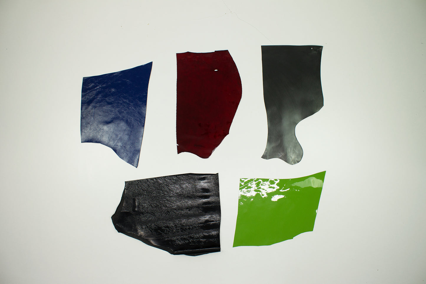 Lote 5 trozos de charol varios colores - La Tendeta del Cuero