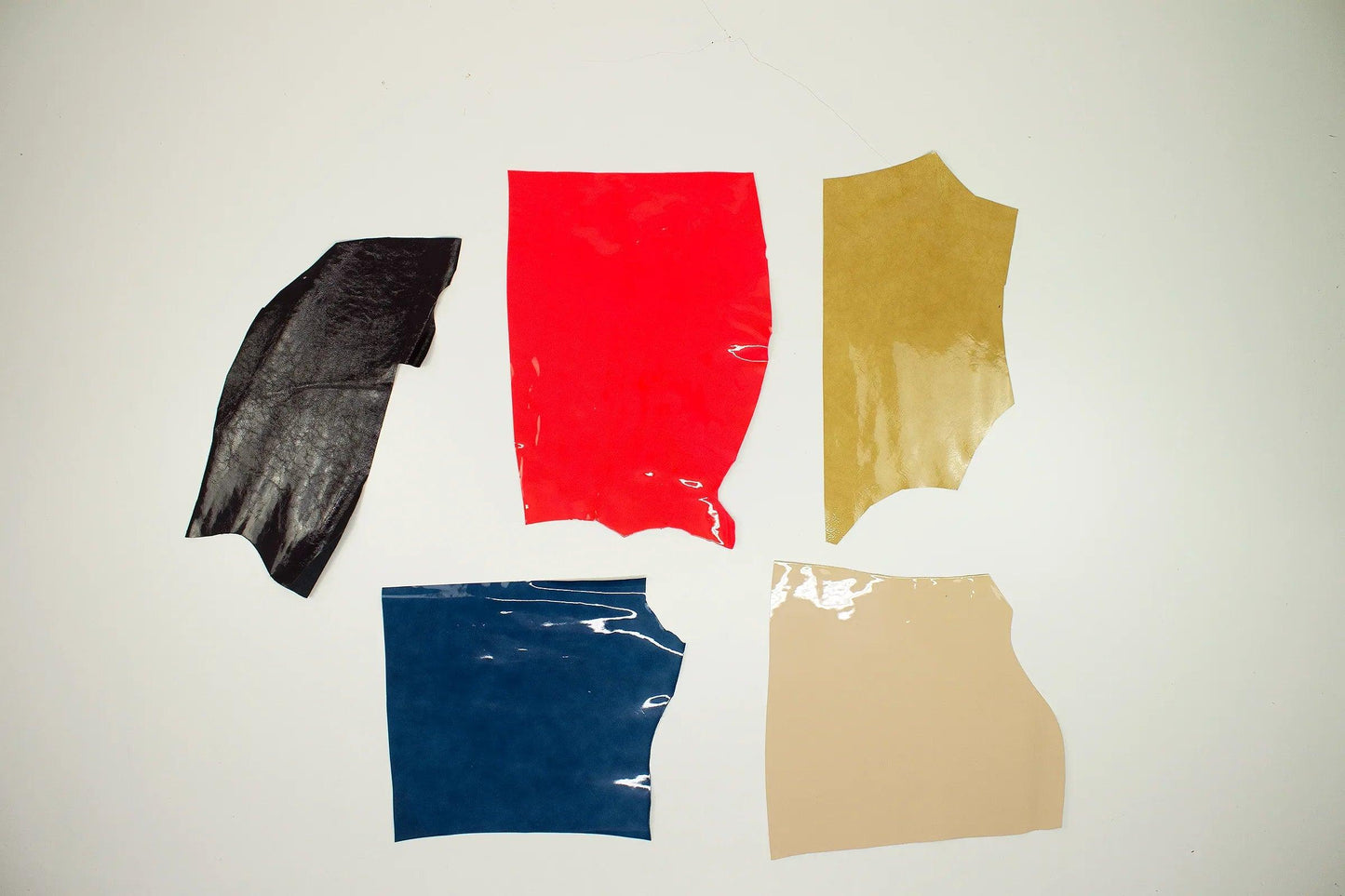 Lote 5 trozos de charol varios colores - La Tendeta del Cuero
