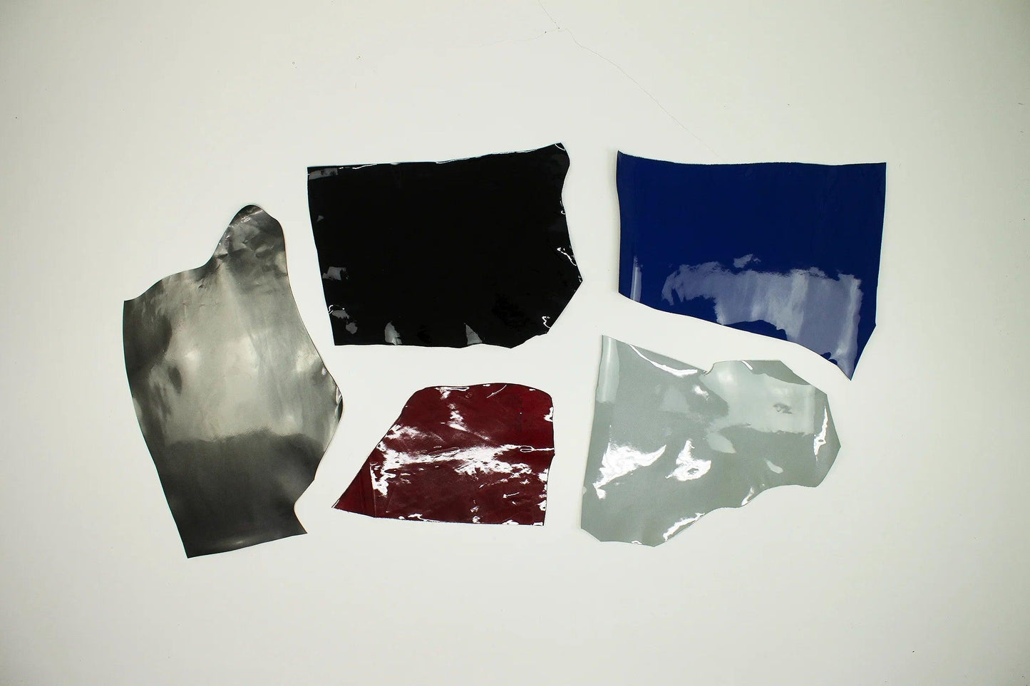 Lote 5 trozos de charol varios colores - La Tendeta del Cuero