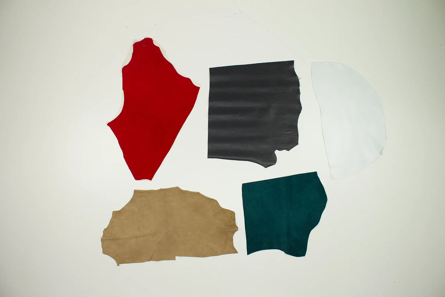 Lote 5 trozos de piel fina varios colores - La Tendeta del Cuero