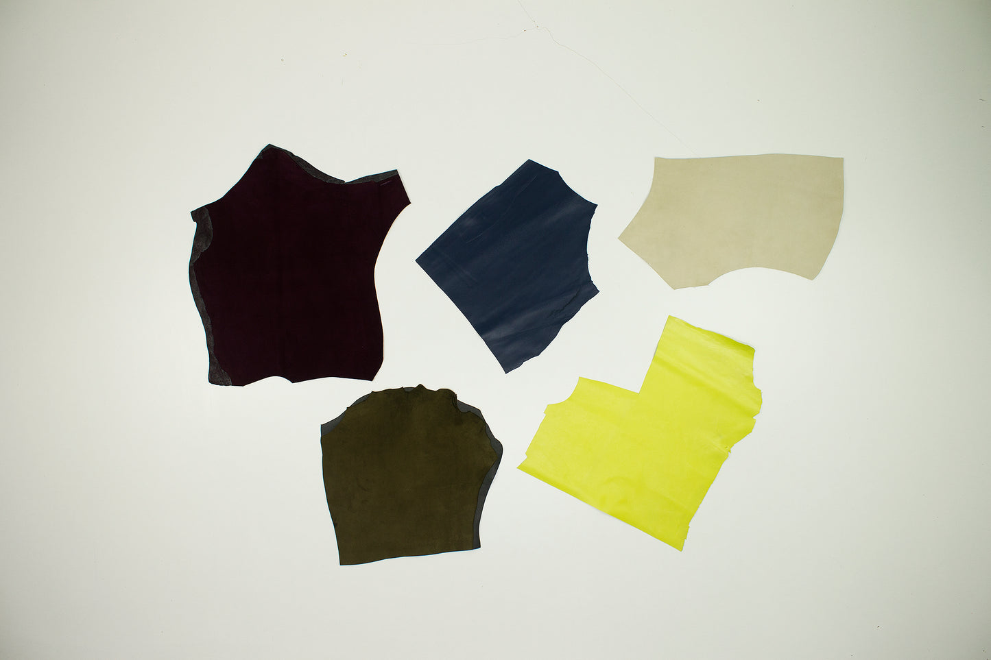 Lote 5 trozos de piel fina varios colores