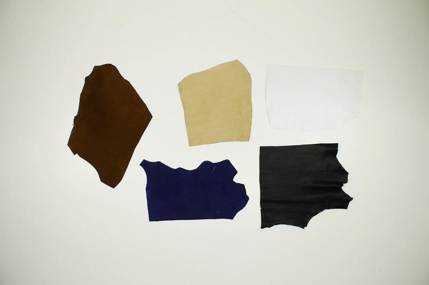 Lote 5 trozos de piel fina varios colores - La Tendeta del Cuero