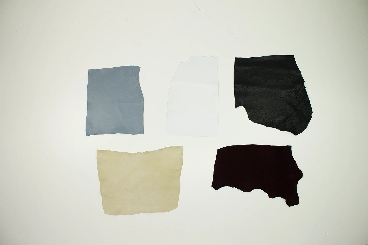 Lote 5 trozos de piel fina varios colores - La Tendeta del Cuero