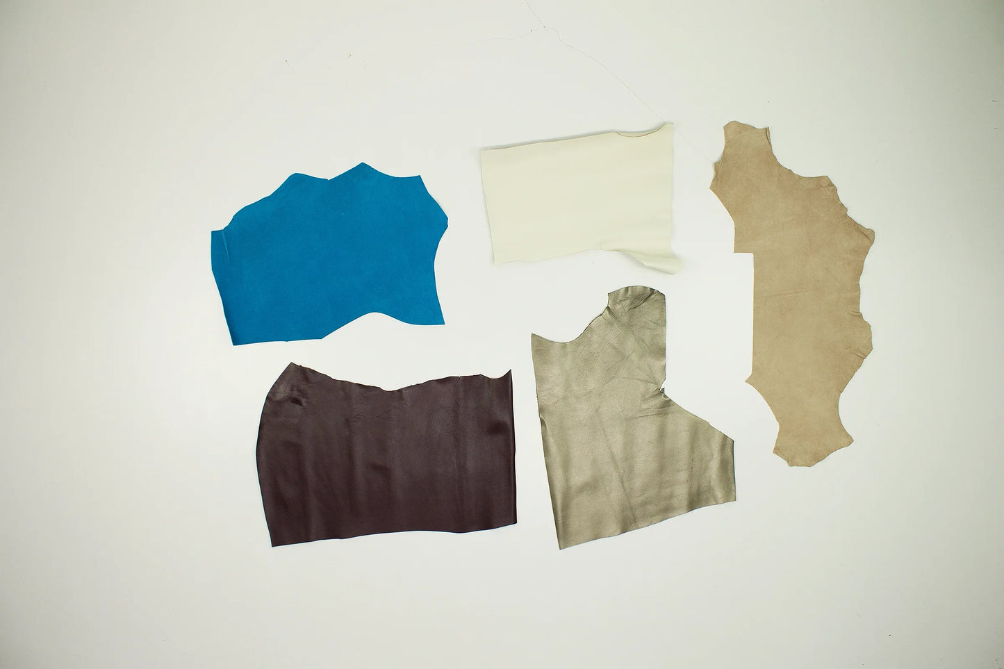 Lote 5 trozos de piel fina varios colores - La Tendeta del Cuero