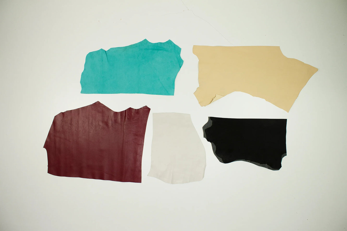 Lote 5 trozos de piel fina varios colores - La Tendeta del Cuero