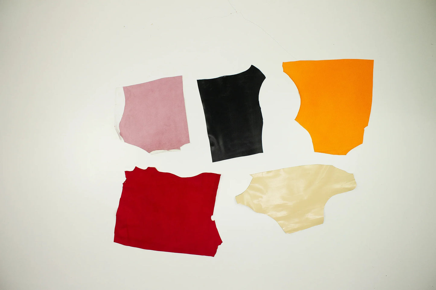 Lote 5 trozos de piel fina varios colores - La Tendeta del Cuero