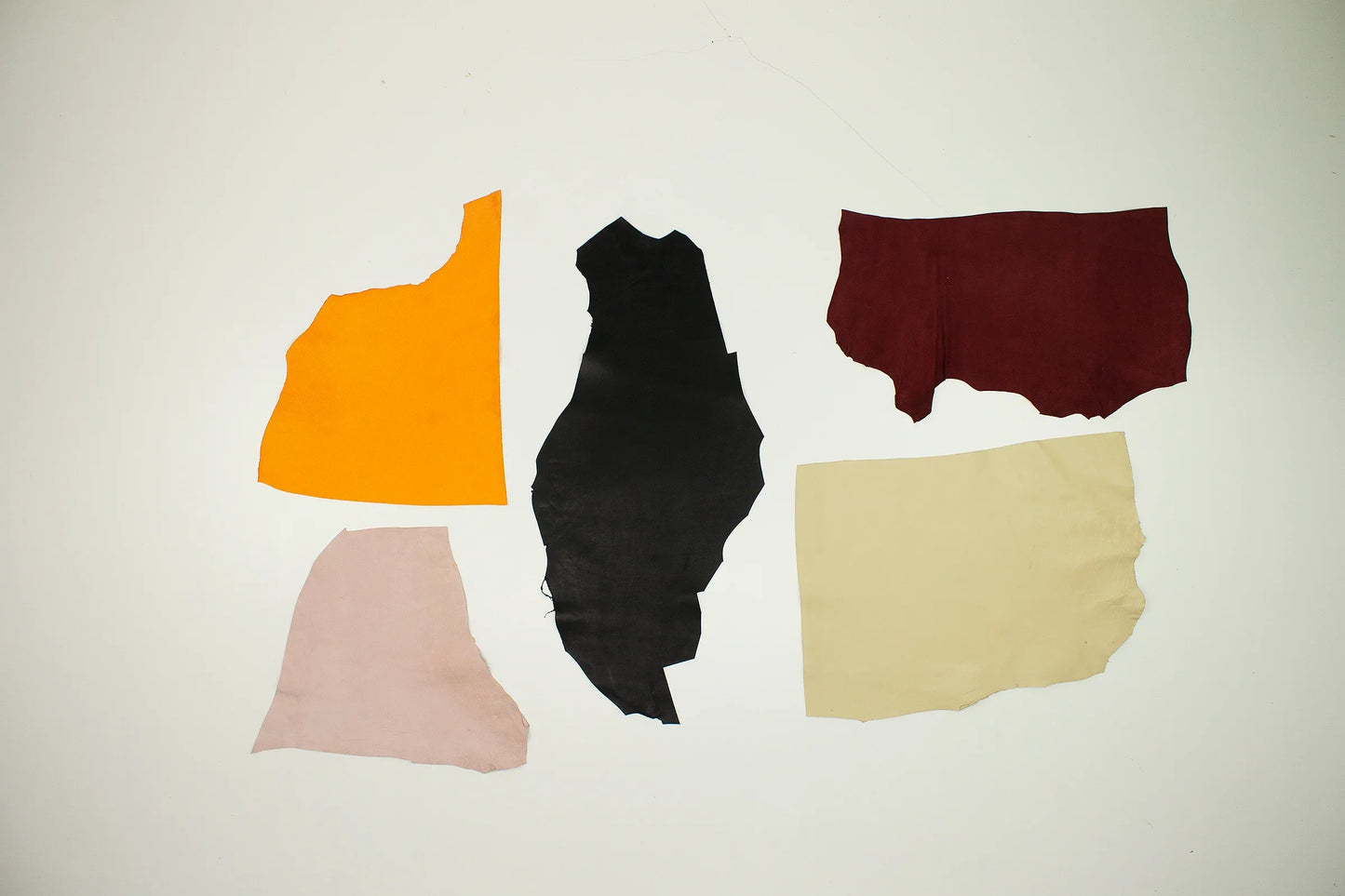 Lote 5 trozos de piel fina varios colores - La Tendeta del Cuero