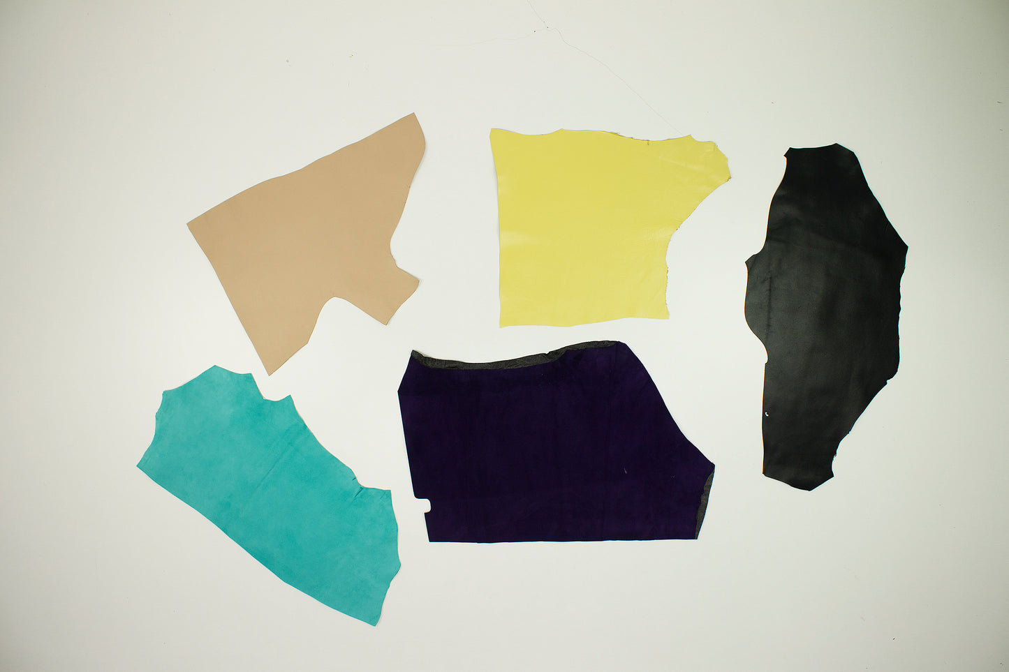 Lot of 5 pieces of fine leather in various colors