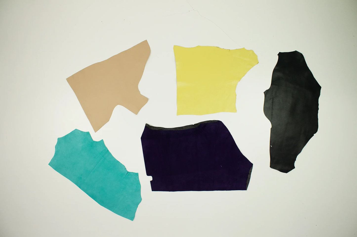 Lote 5 trozos de piel fina varios colores - La Tendeta del Cuero