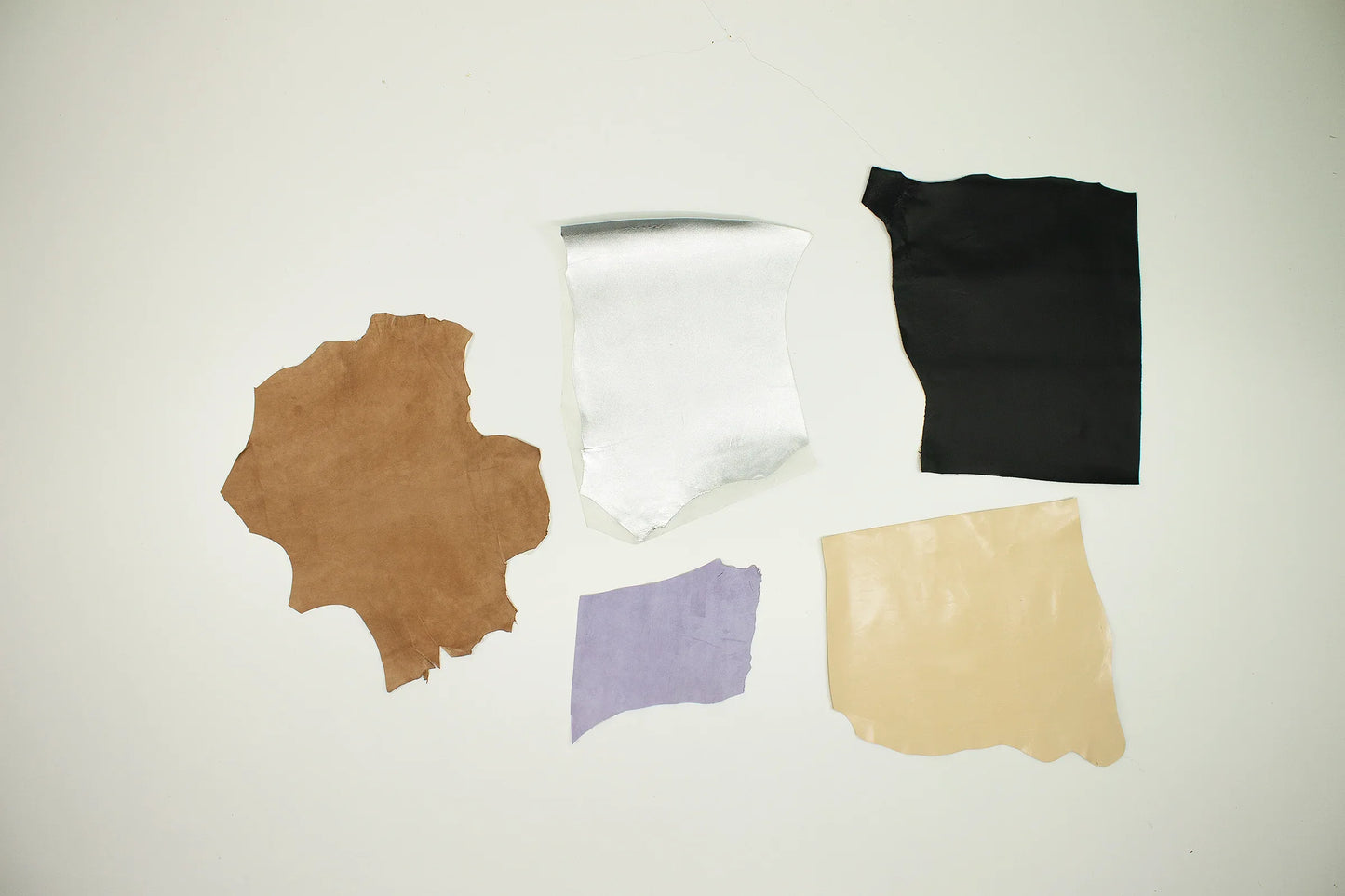 Lote 5 trozos de piel fina varios colores - La Tendeta del Cuero