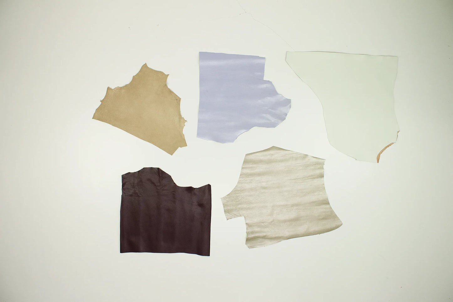 Lote 5 trozos de piel fina varios colores - La Tendeta del Cuero