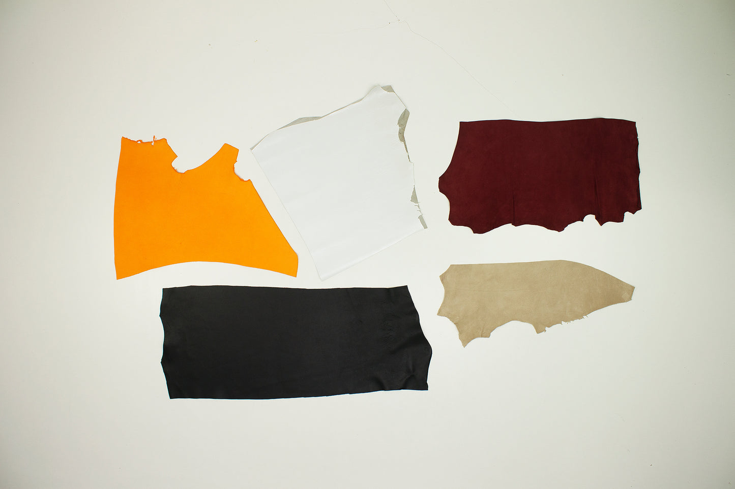 Lot of 5 pieces of fine leather in various colors