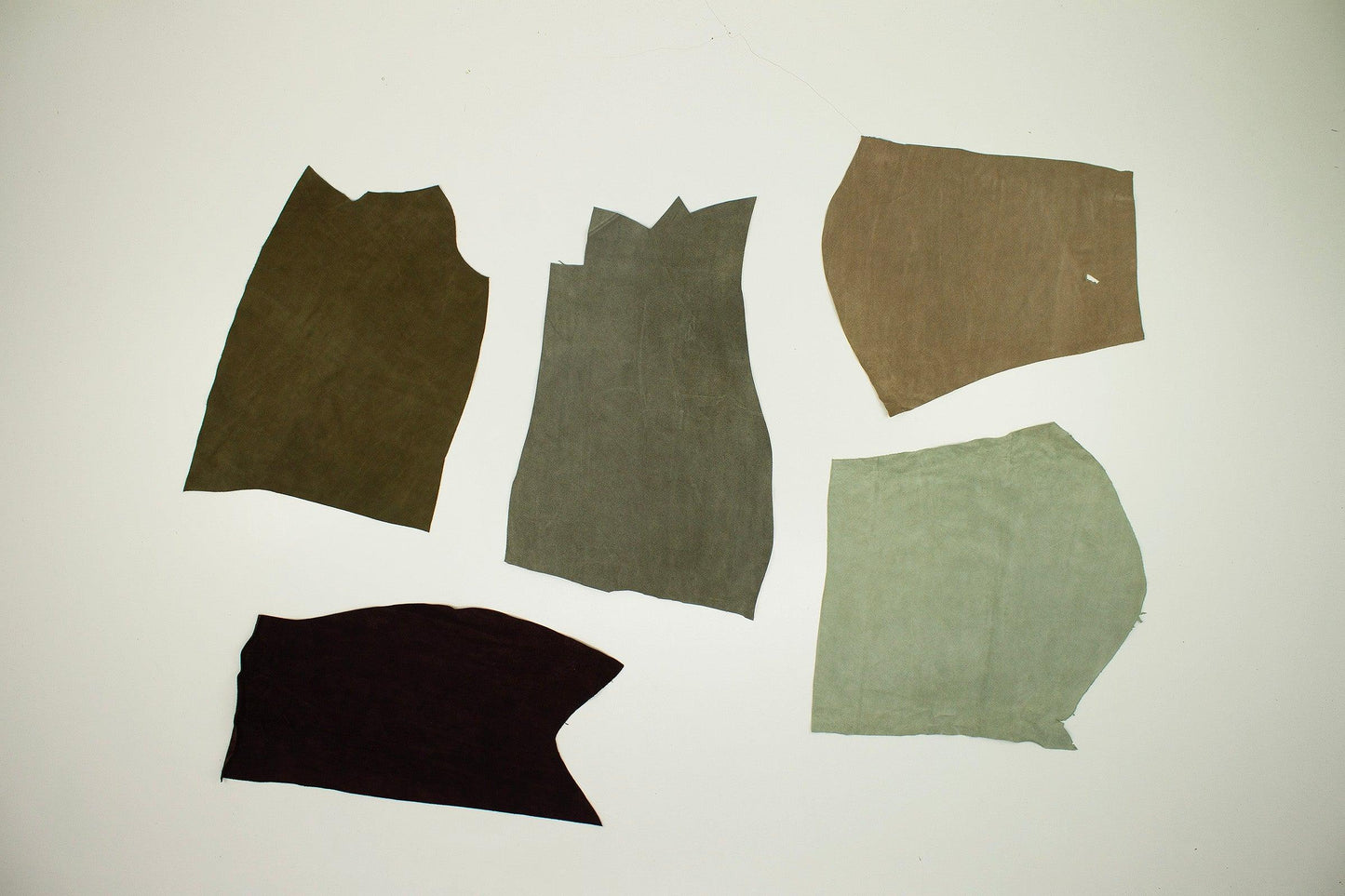 Lot 5 pieces of split leather various colors