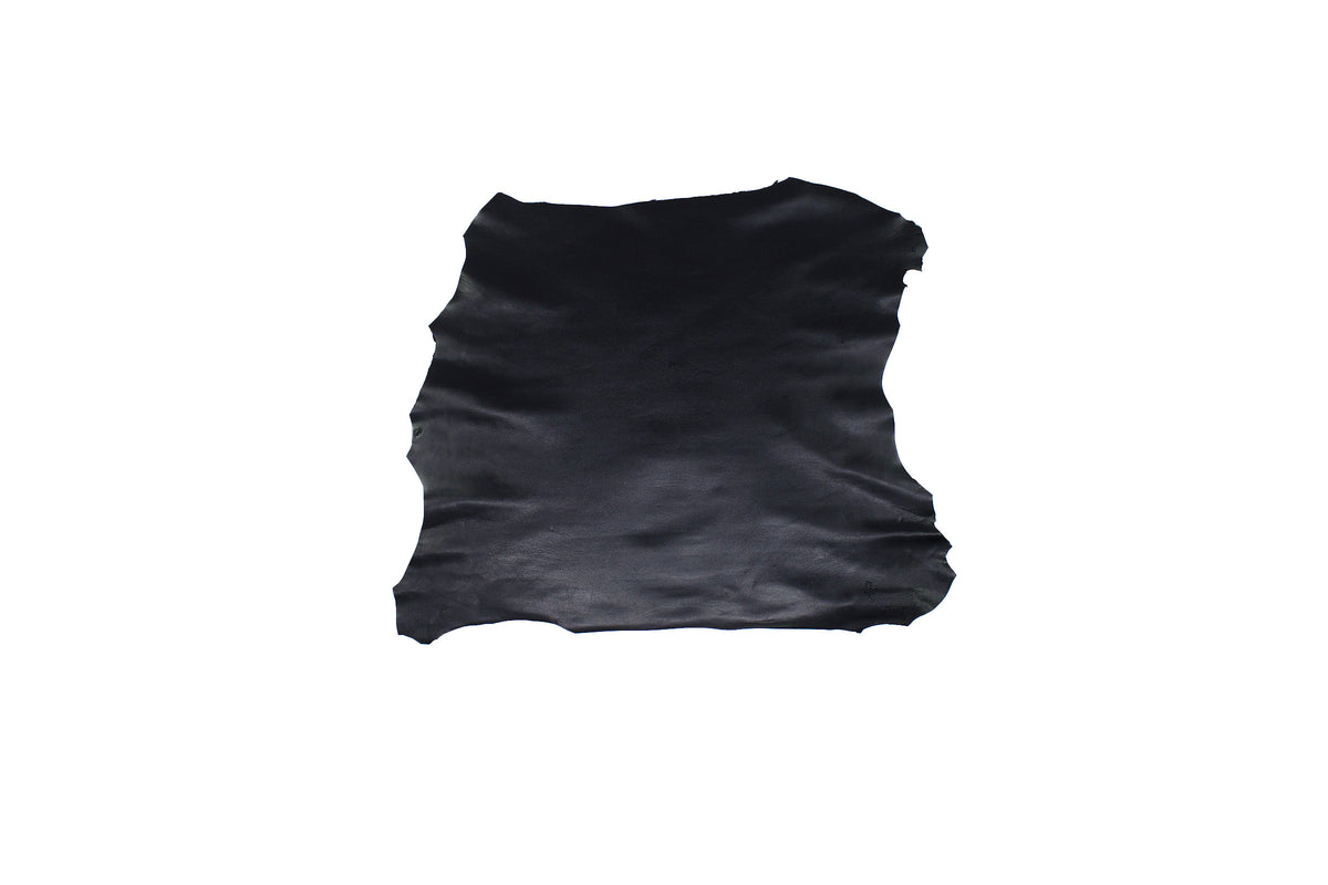 Trozo de piel cordero negro