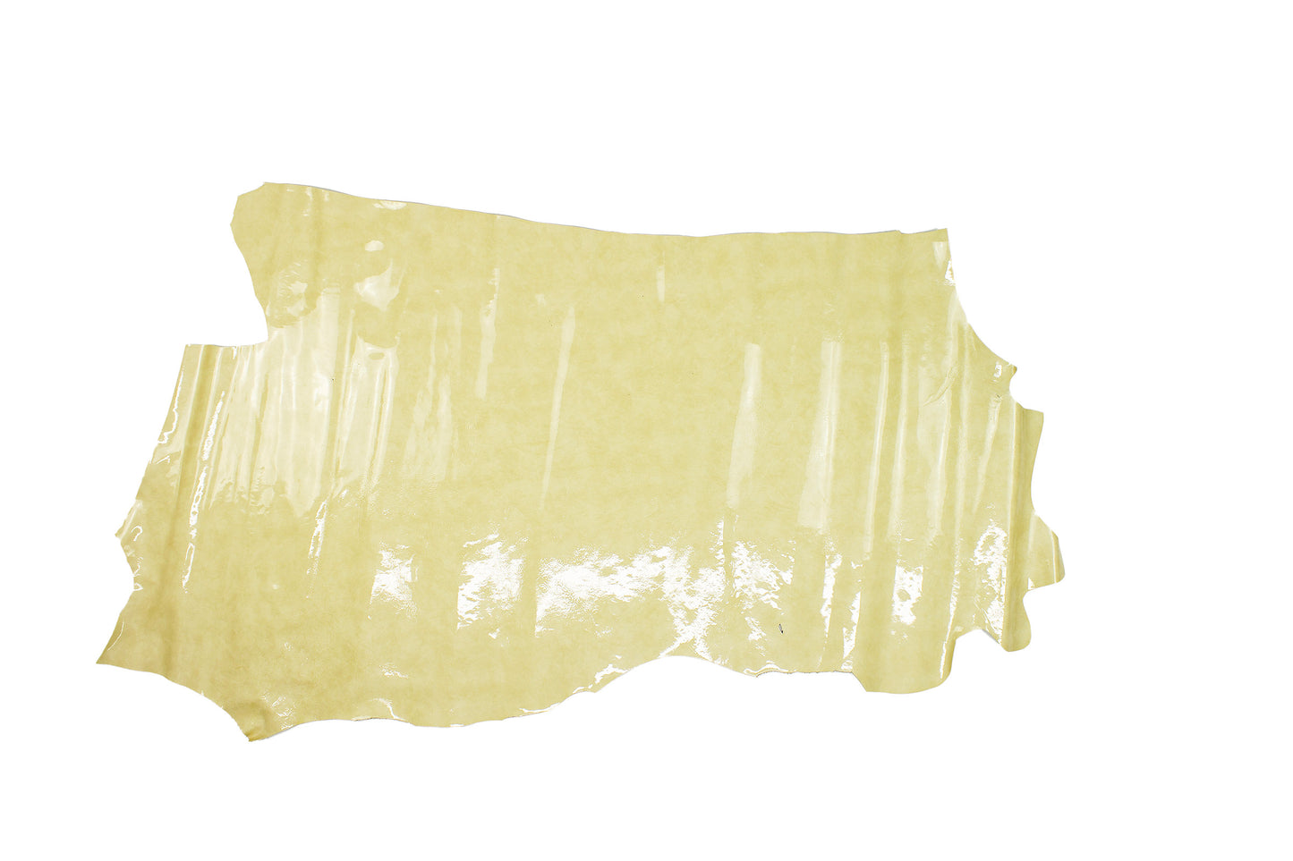 Trozo de piel charol arrugado arena ahumado