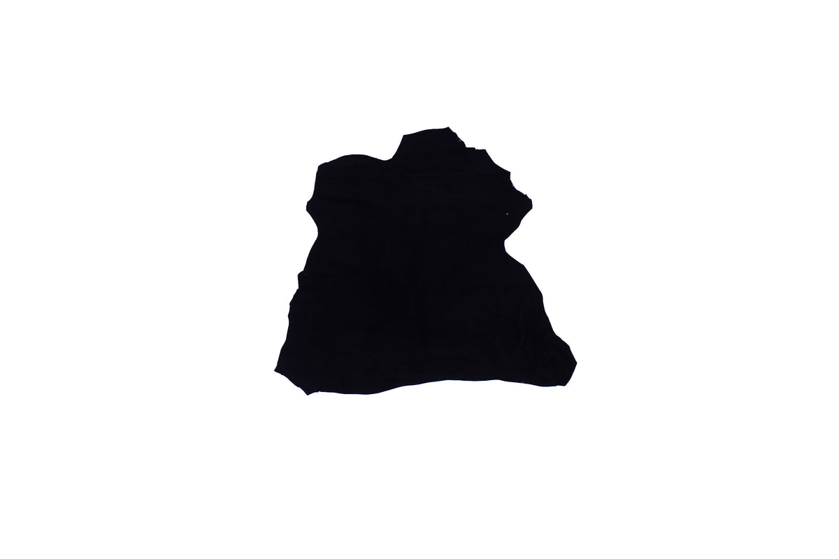 Trozo de piel ante negro