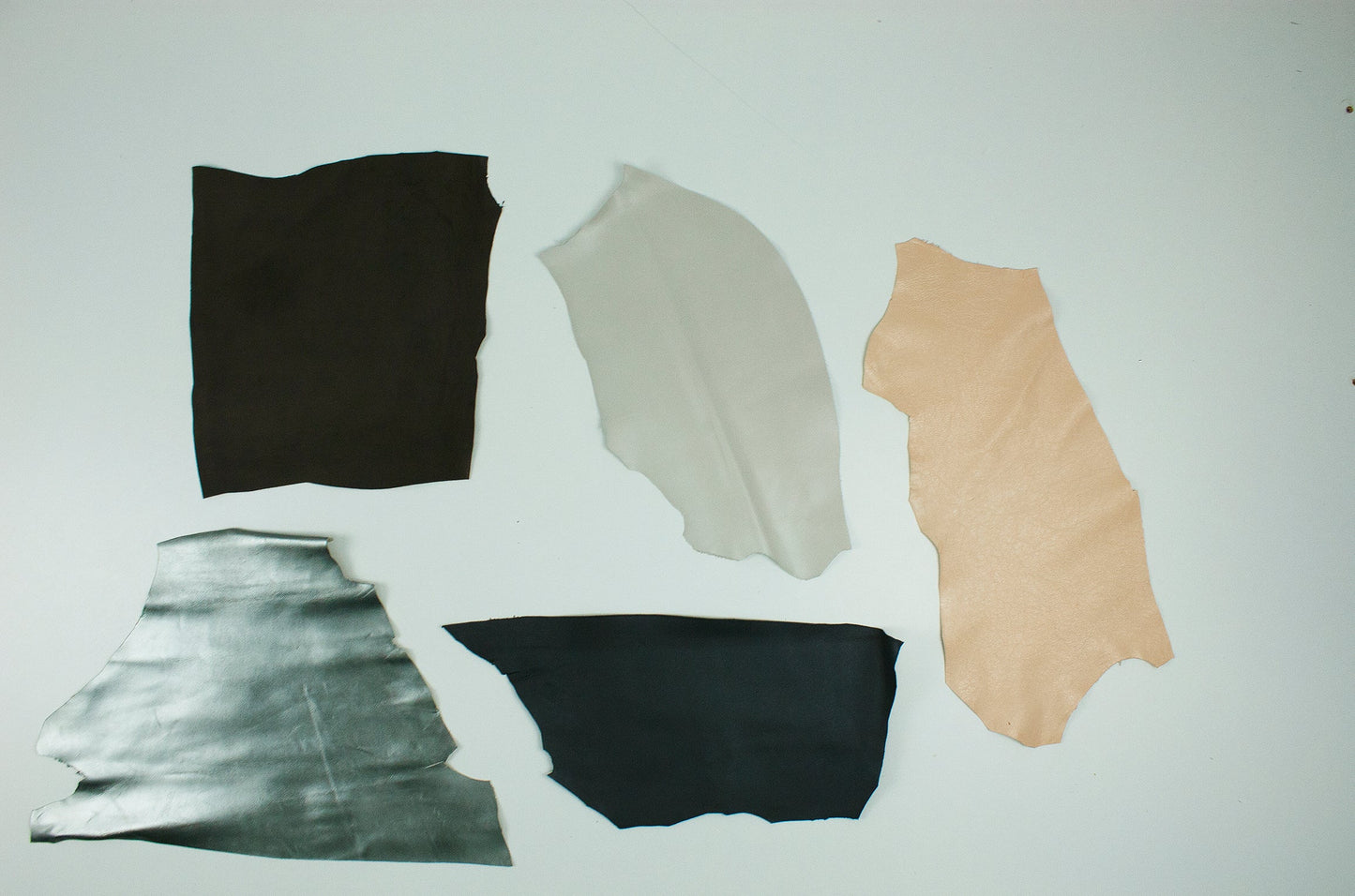 Lote 5 trozos de piel fina varios colores La Tendeta del Cuero