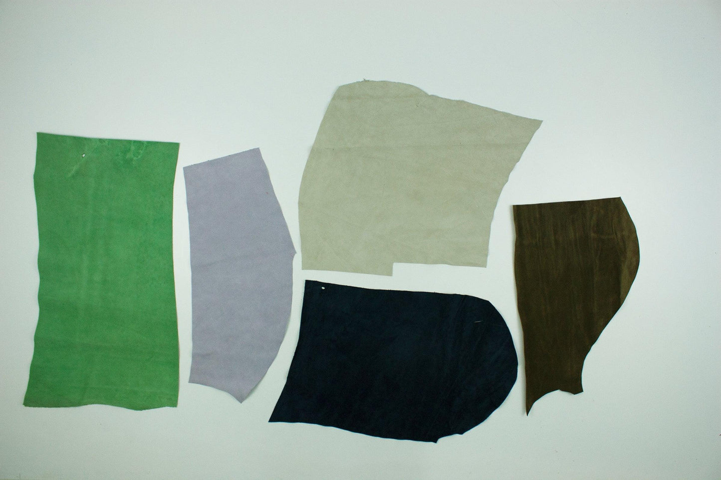 Lote 5 trozos de serraje varios colores - La Tendeta del Cuero