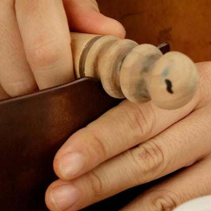 Bruñidora de madera Ivan Leathercraft - La Tendeta del Cuero