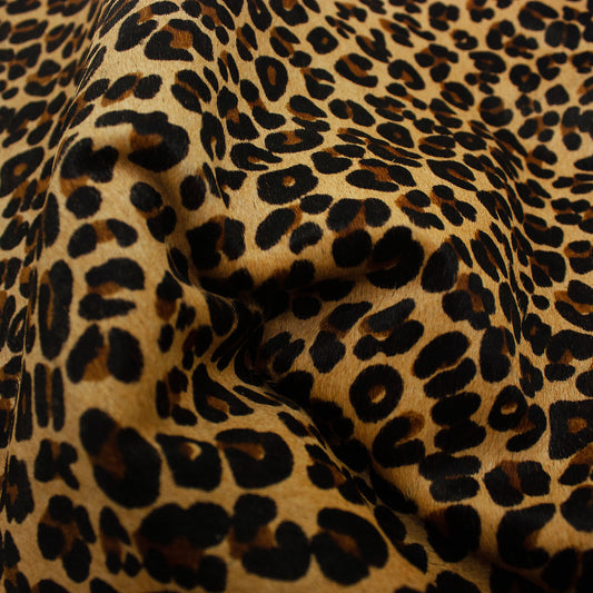 Trozo de piel pelo leopardo camel