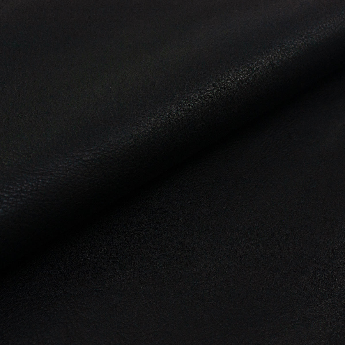Trozo de piel vacuno rustico negro