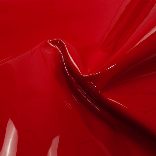 Trozo de piel charol rojo