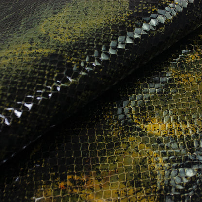 Trozo de piel grabado serpiente piton tonos verdes