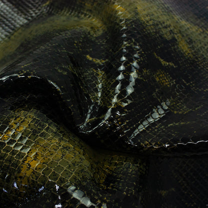 Trozo de piel grabado serpiente piton tonos verdes