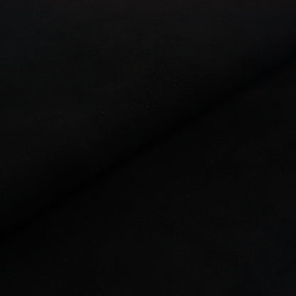 Trozo de piel ante negro