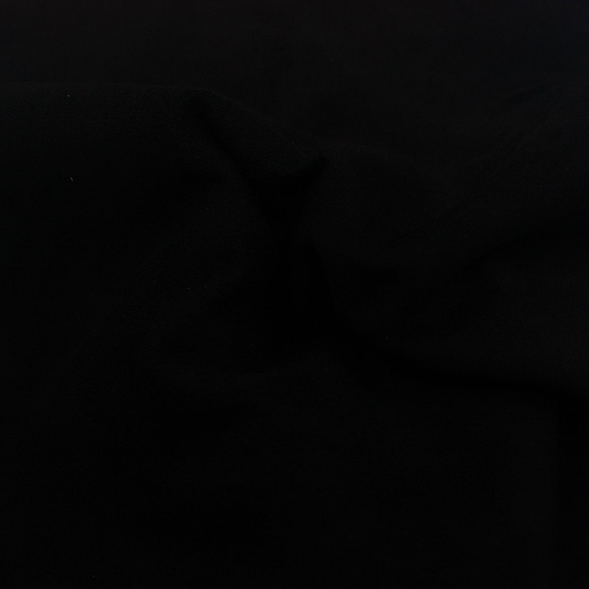 Trozo de piel ante negro