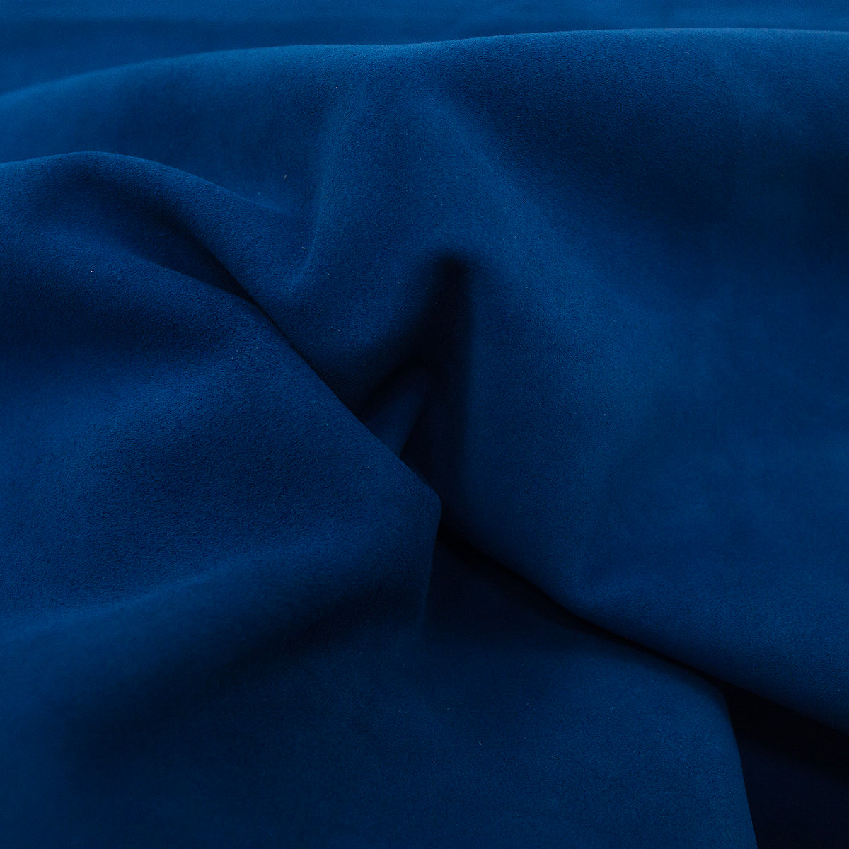 Trozo de piel ante azul royal