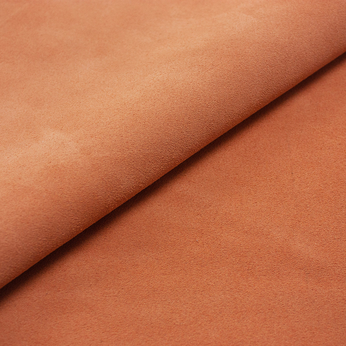 Trozo de piel serraje naranja claro