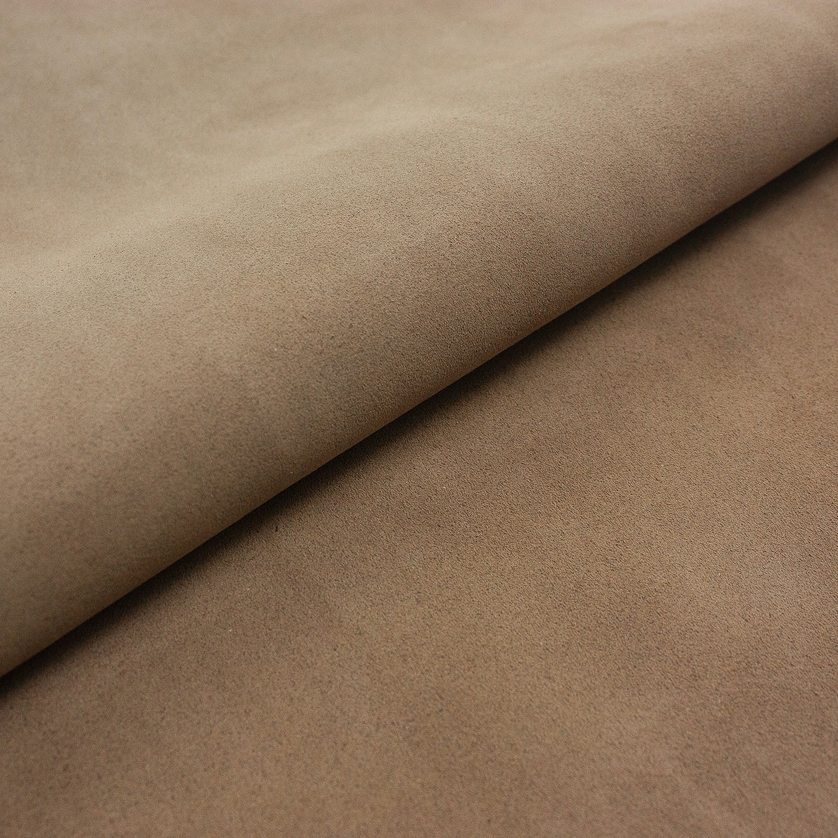 Trozo de piel serraje taupe