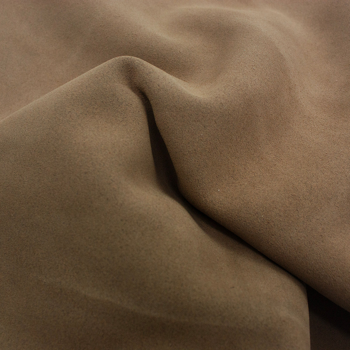 Trozo de piel serraje taupe