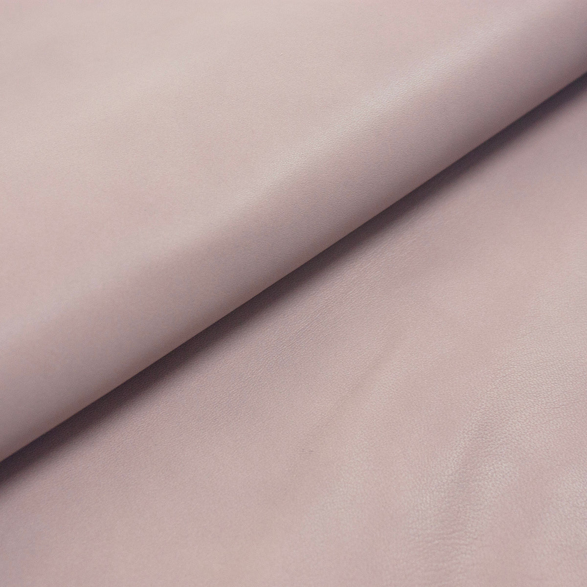 Trozo de piel cabra rosa nude envejecido