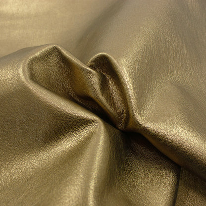 Trozo de piel cordero rustico laminado oro envejecido