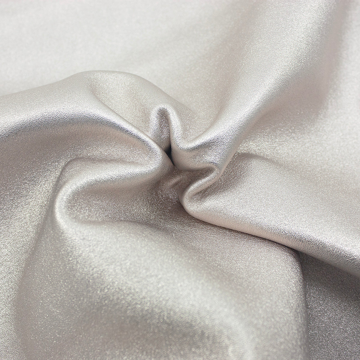 Trozo de piel cordero rustico laminado oro rosa