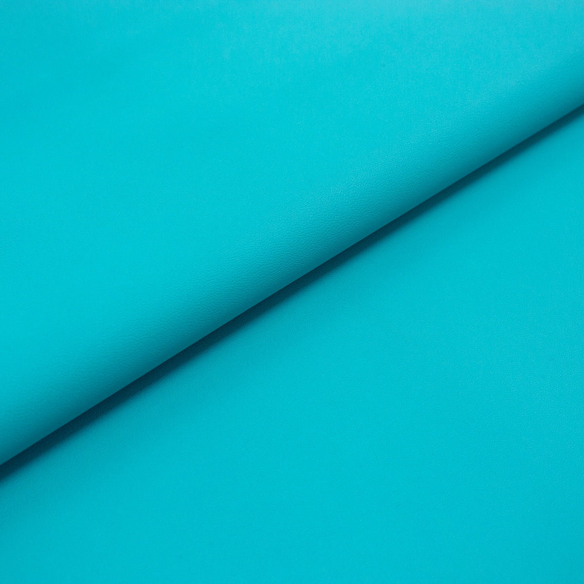 Trozo de piel cordero azul turquesa
