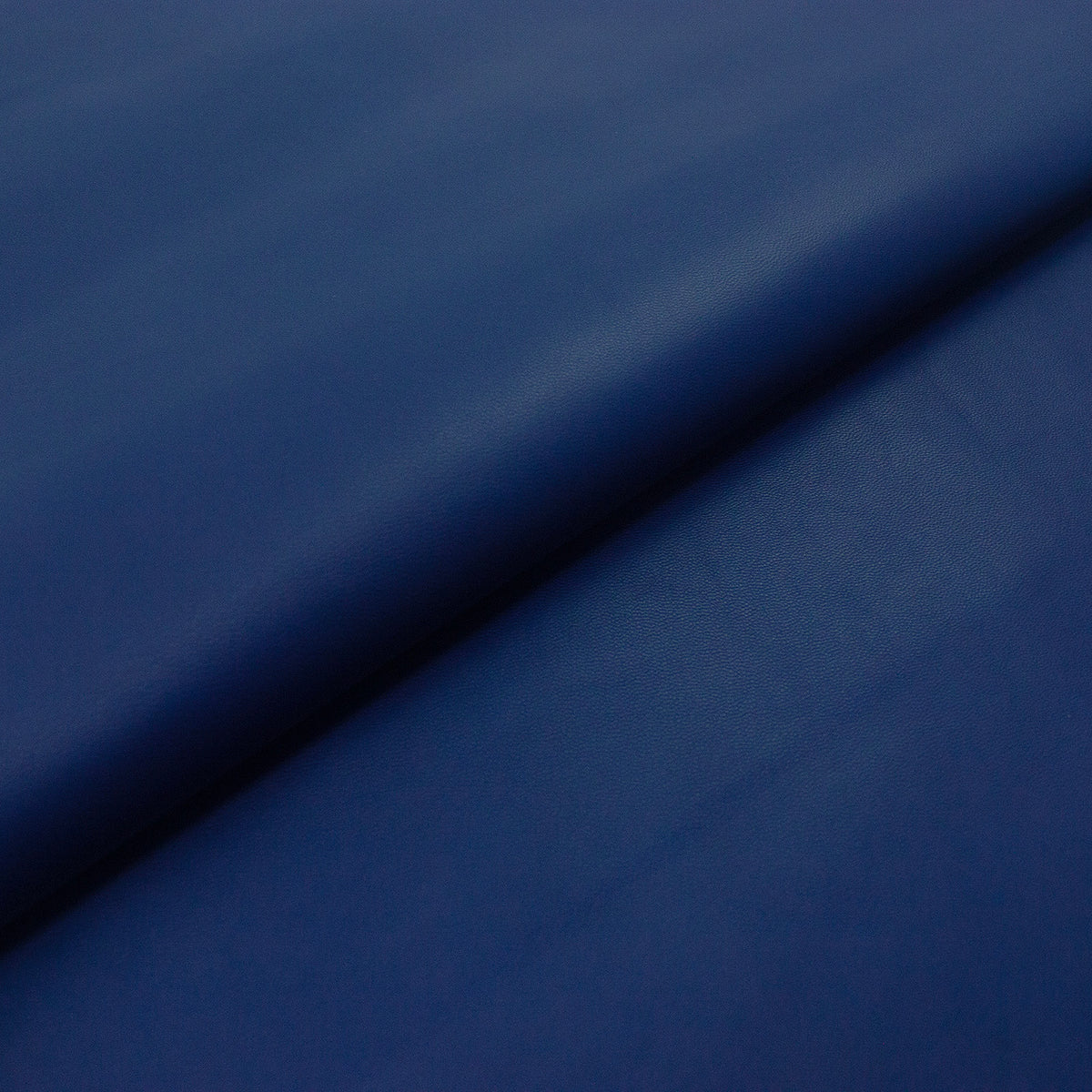 Trozo de piel cabra azul oscuro