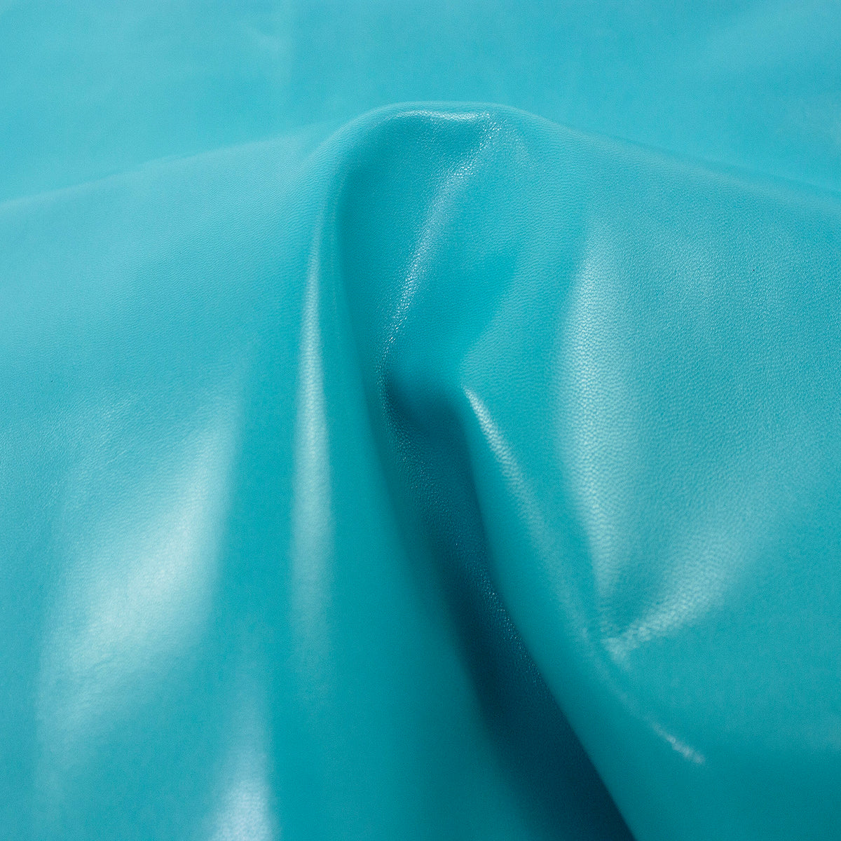 Trozo de piel cabra azul turquesa