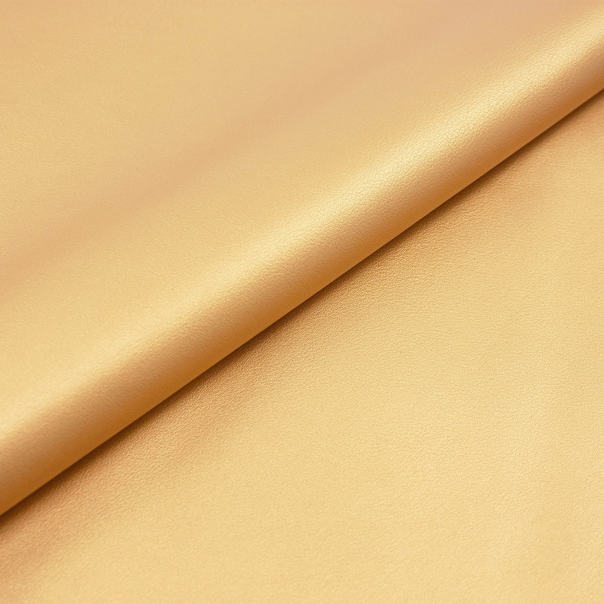 Piel de vacuno dorado